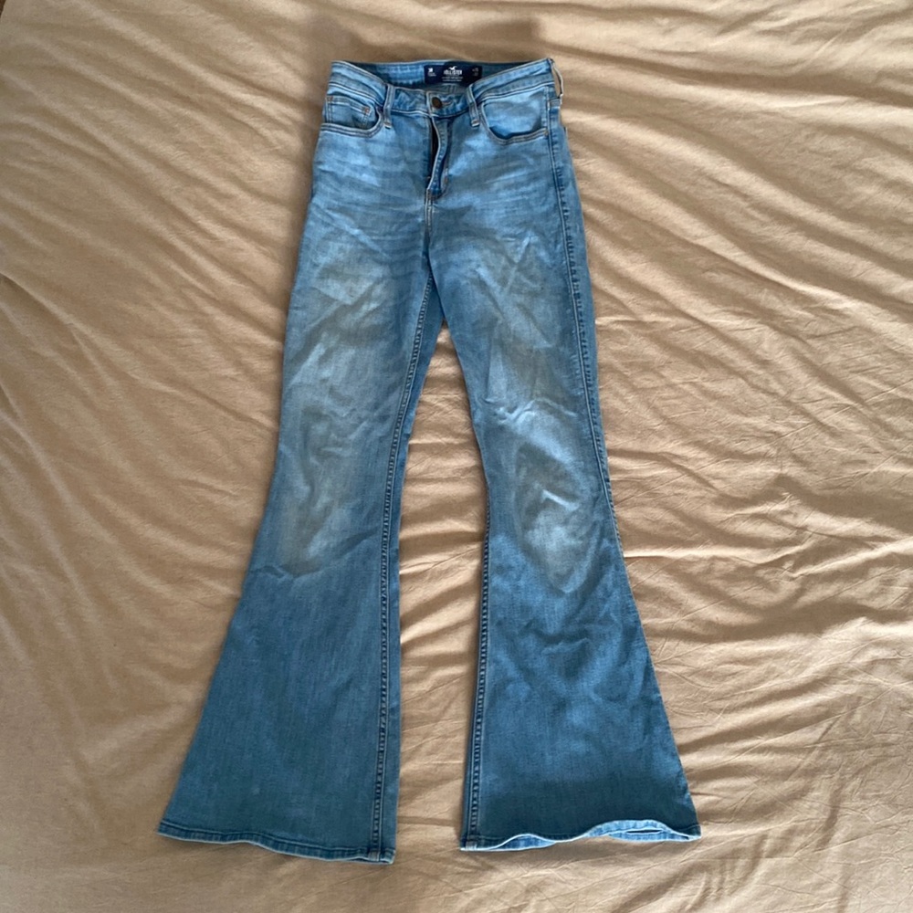 Hollister jeans size 3